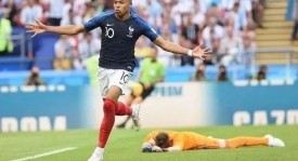 皇马瞄准斯特林，利物浦曼联争抢乌帕梅卡诺：夏季转会窗口焦点解析